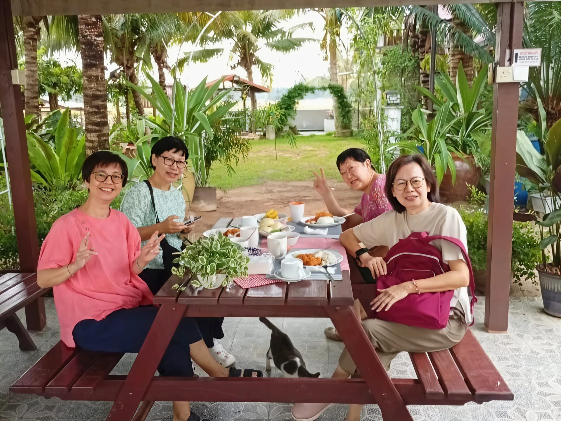 Breakfast — photo 1