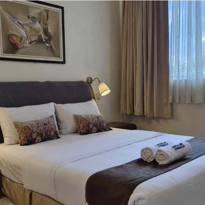 Family Suite (102)