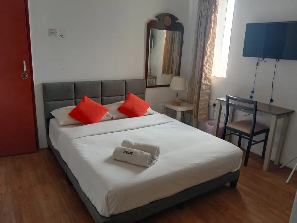 Standard Room (301)