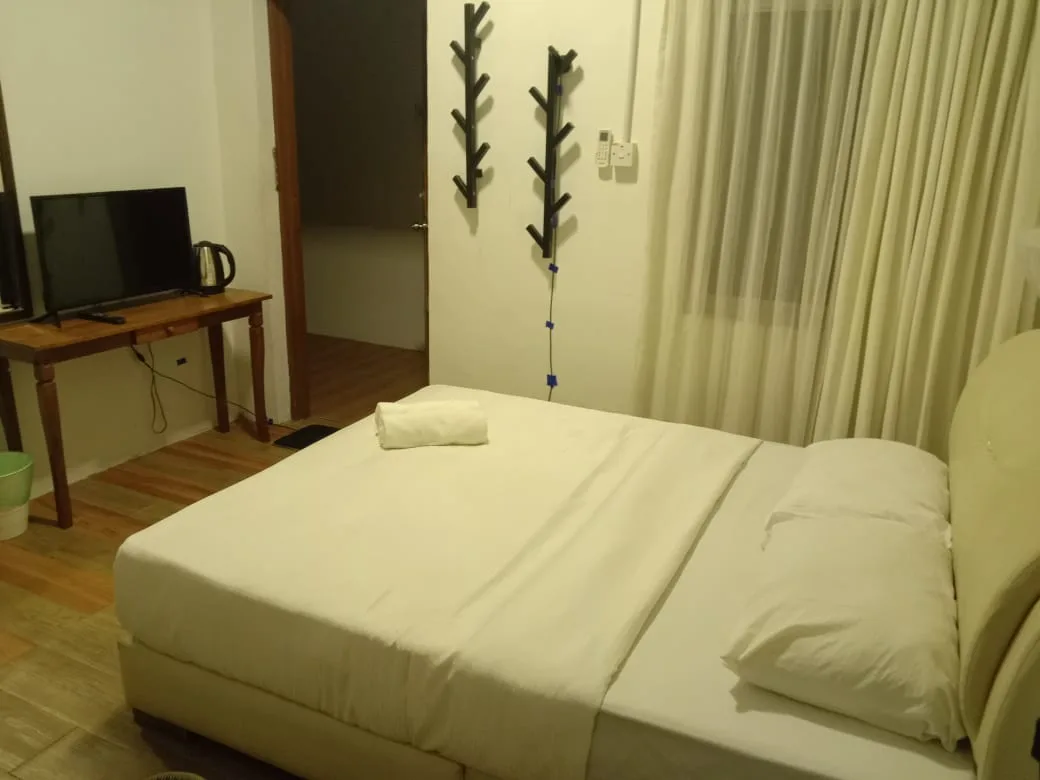 Standard Room (302) 3