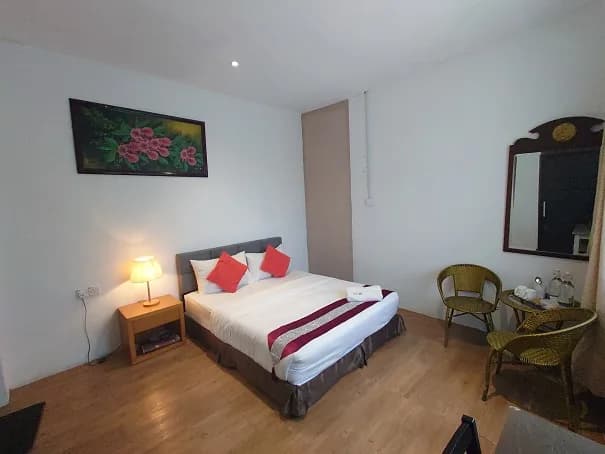 Standard Room (302)